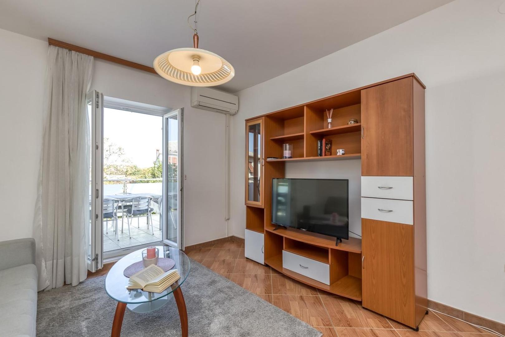 Apartments Azra