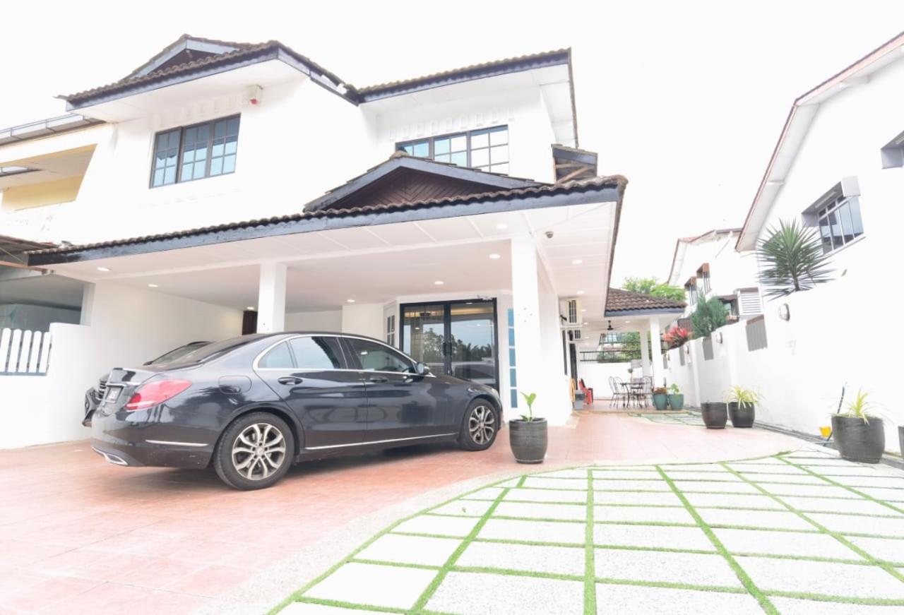 Jb City 5 Bedroom semi-d Near ksl,mid valley ,berjaya waterfront