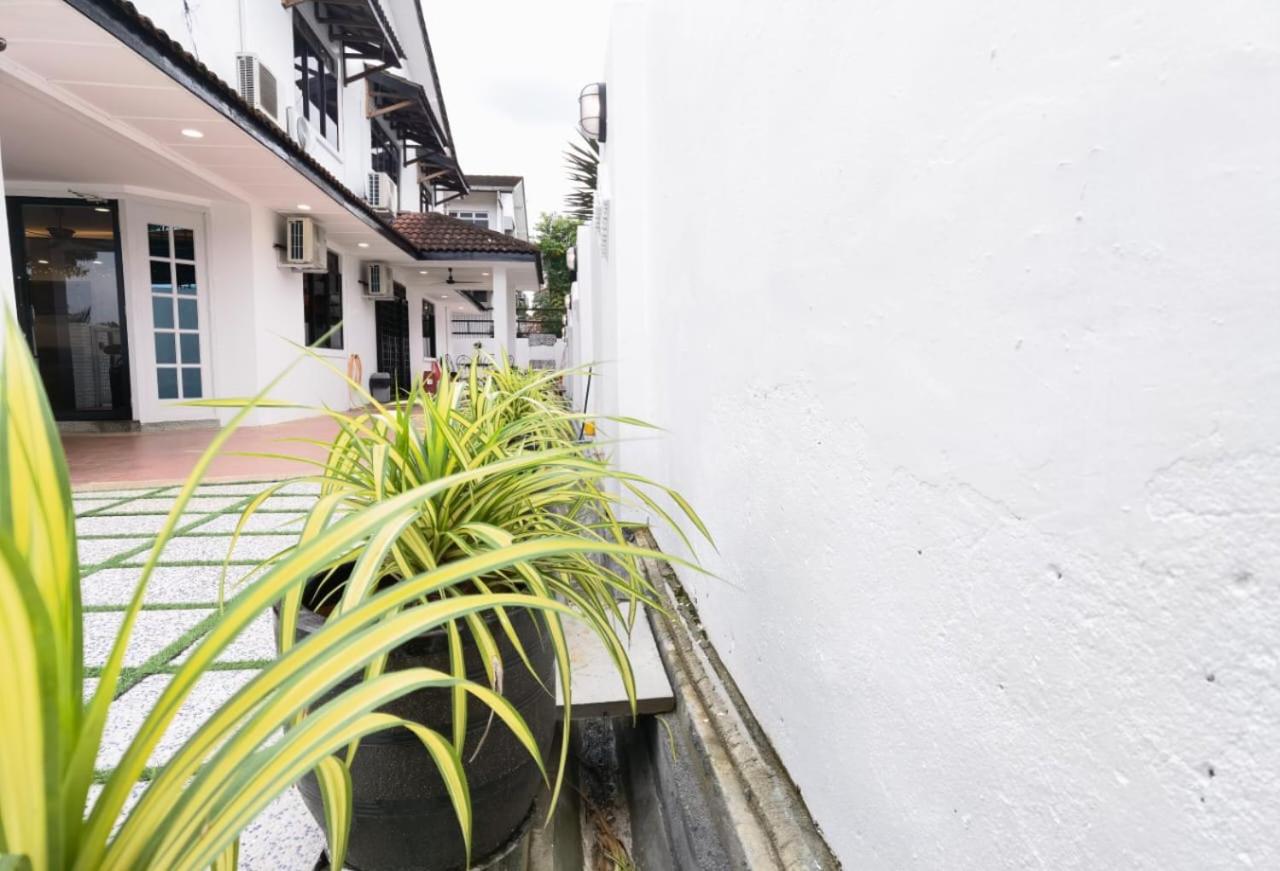 Jb City 5 Bedroom semi-d Near ksl,mid valley ,berjaya waterfront