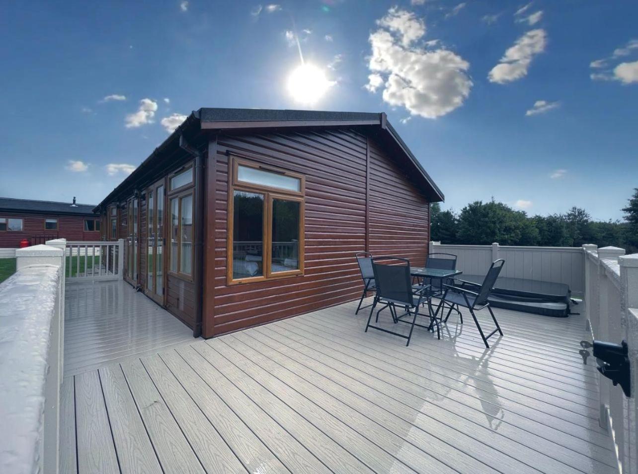 Malton Vacations - Chestnut Lodge With Hot Tub - Property Image 1