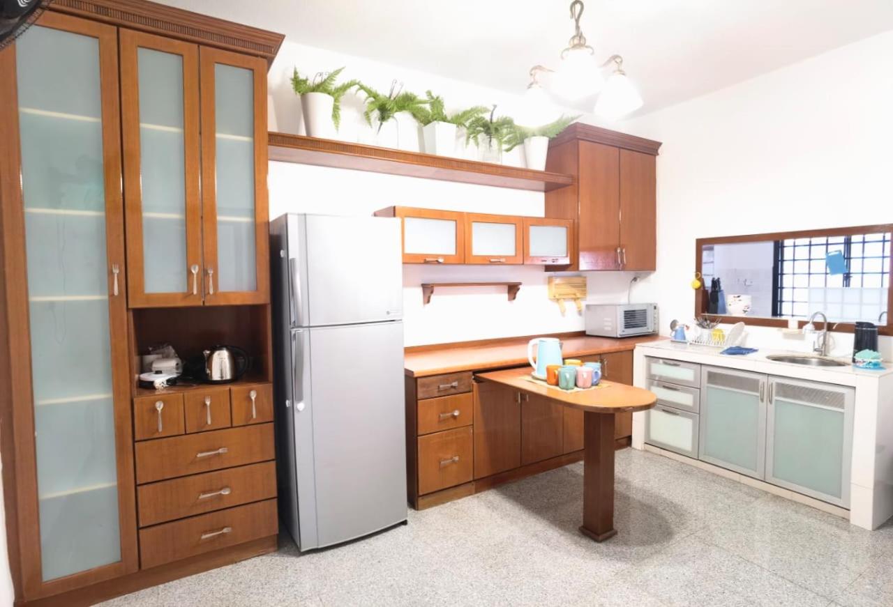 Jb City 5 Bedroom semi-d Near ksl,mid valley ,berjaya waterfront