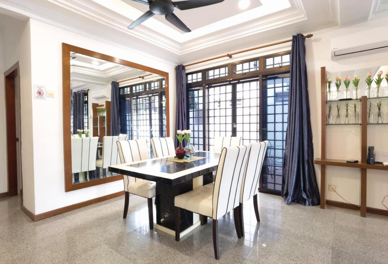 Jb City 5 Bedroom semi-d Near ksl,mid valley ,berjaya waterfront