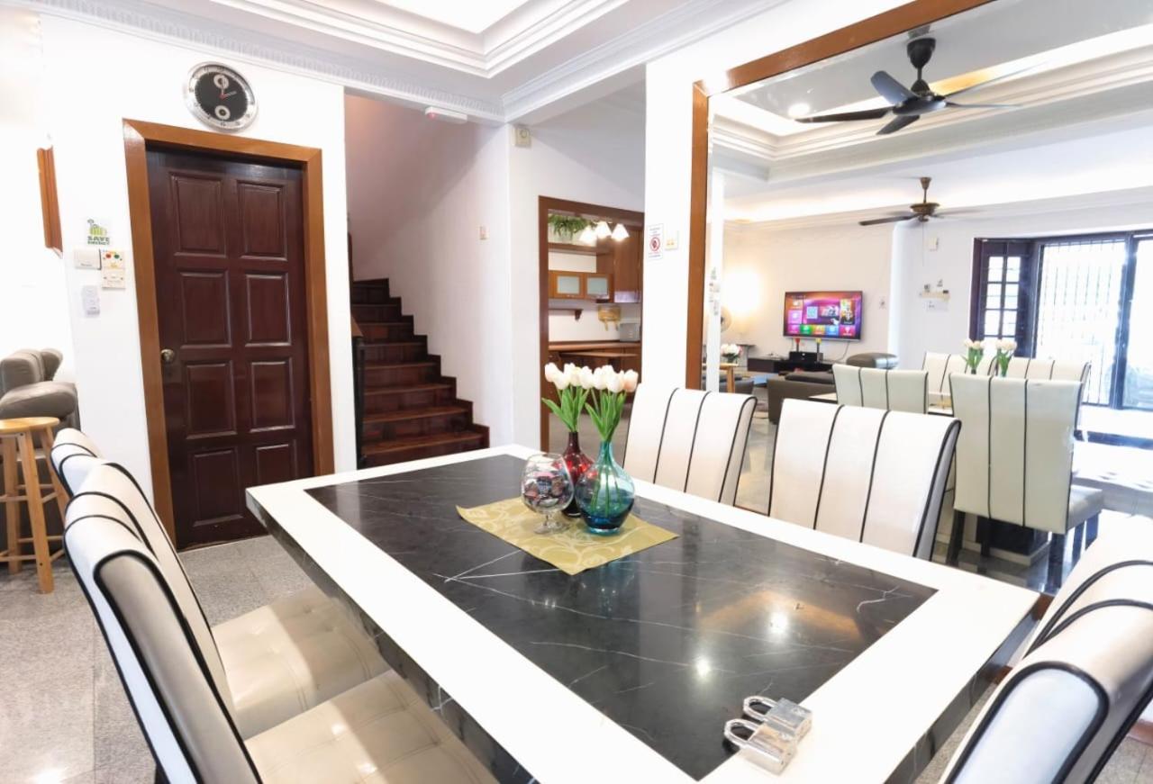 Jb City 5 Bedroom semi-d Near ksl,mid valley ,berjaya waterfront