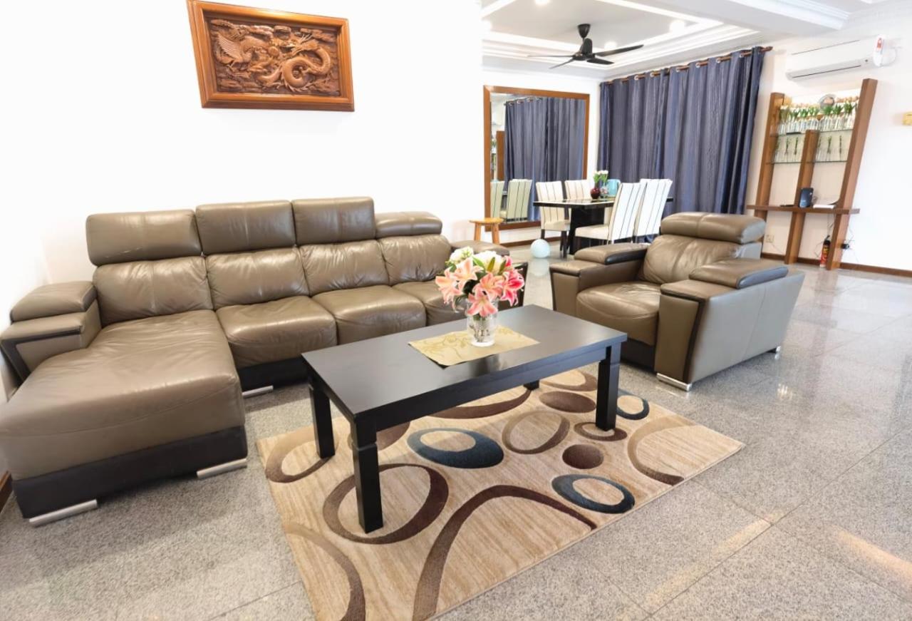 Jb City 5 Bedroom semi-d Near ksl,mid valley ,berjaya waterfront