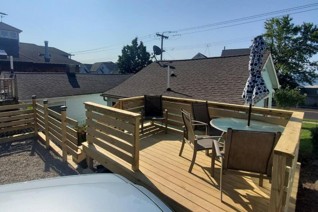 Beachy Bay Breeze Bungalow 2BR with parking and close to many amenities.
