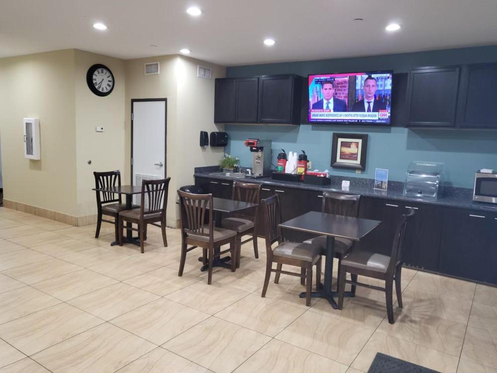 Americas Best Value Inn Sulphur view 4