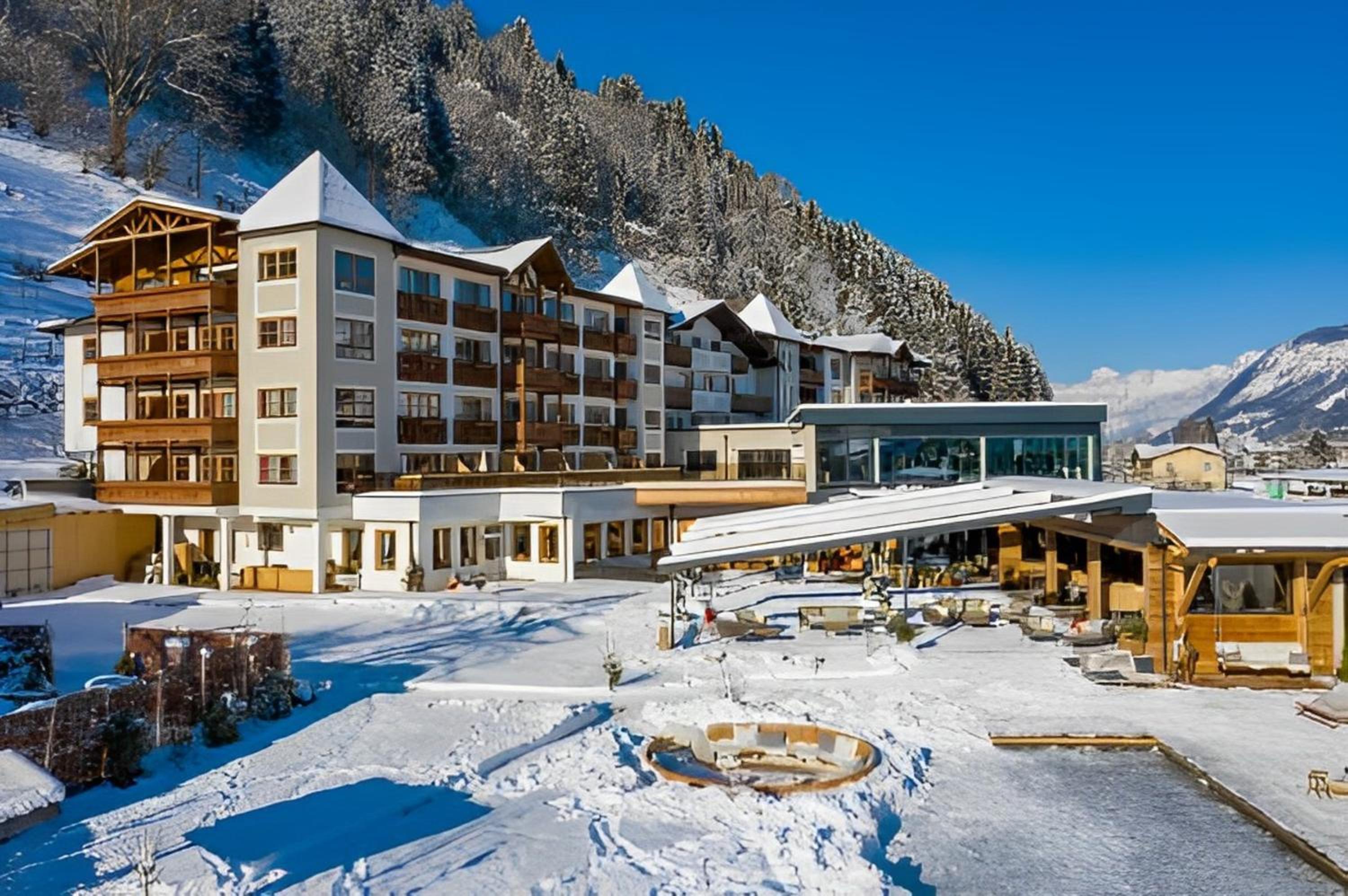 Hotel Superior Sport und Familienresort Alpenblick - Image 1