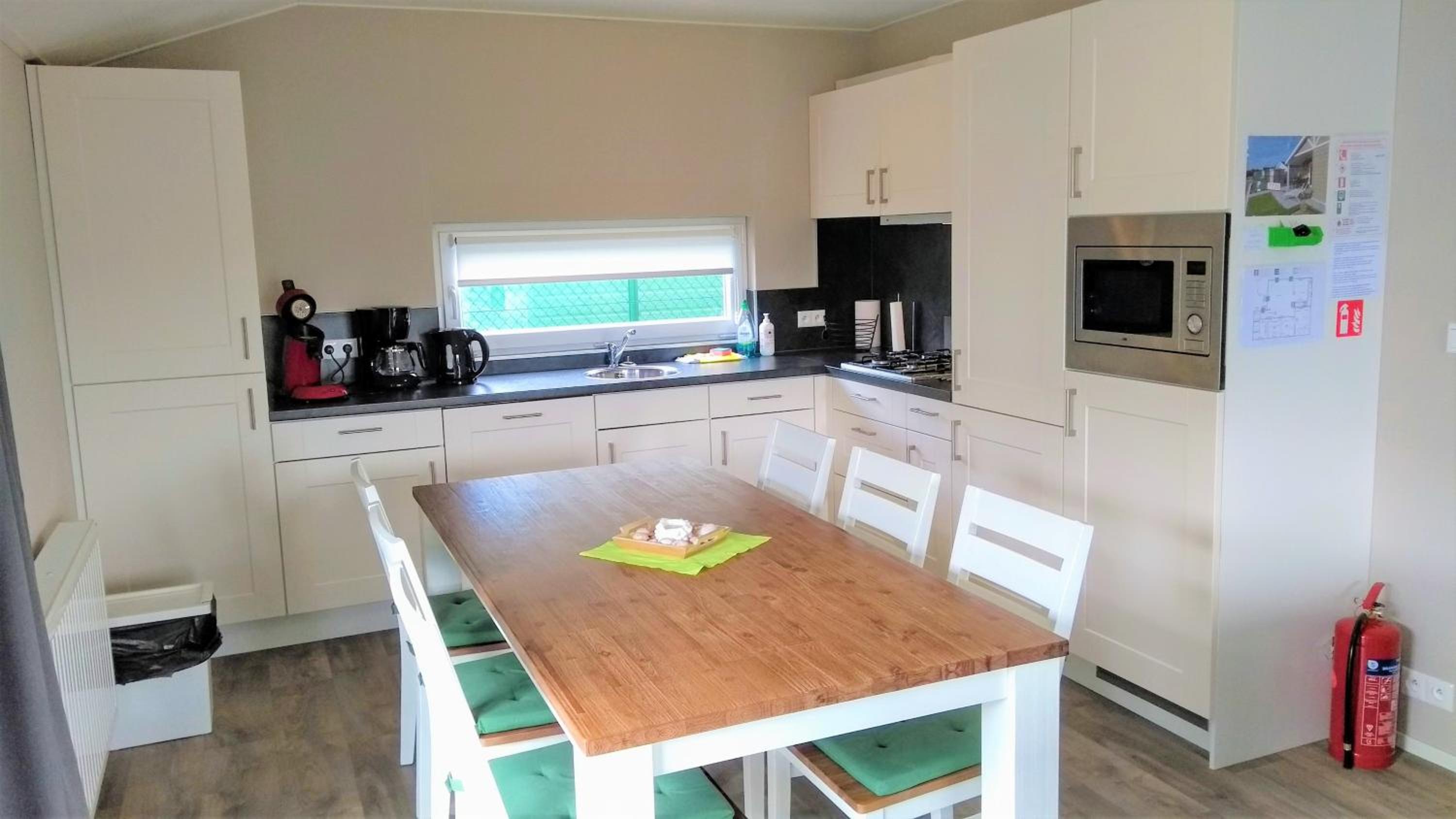Luxe cottage met fietsen, airco & infrarood cabine view 3