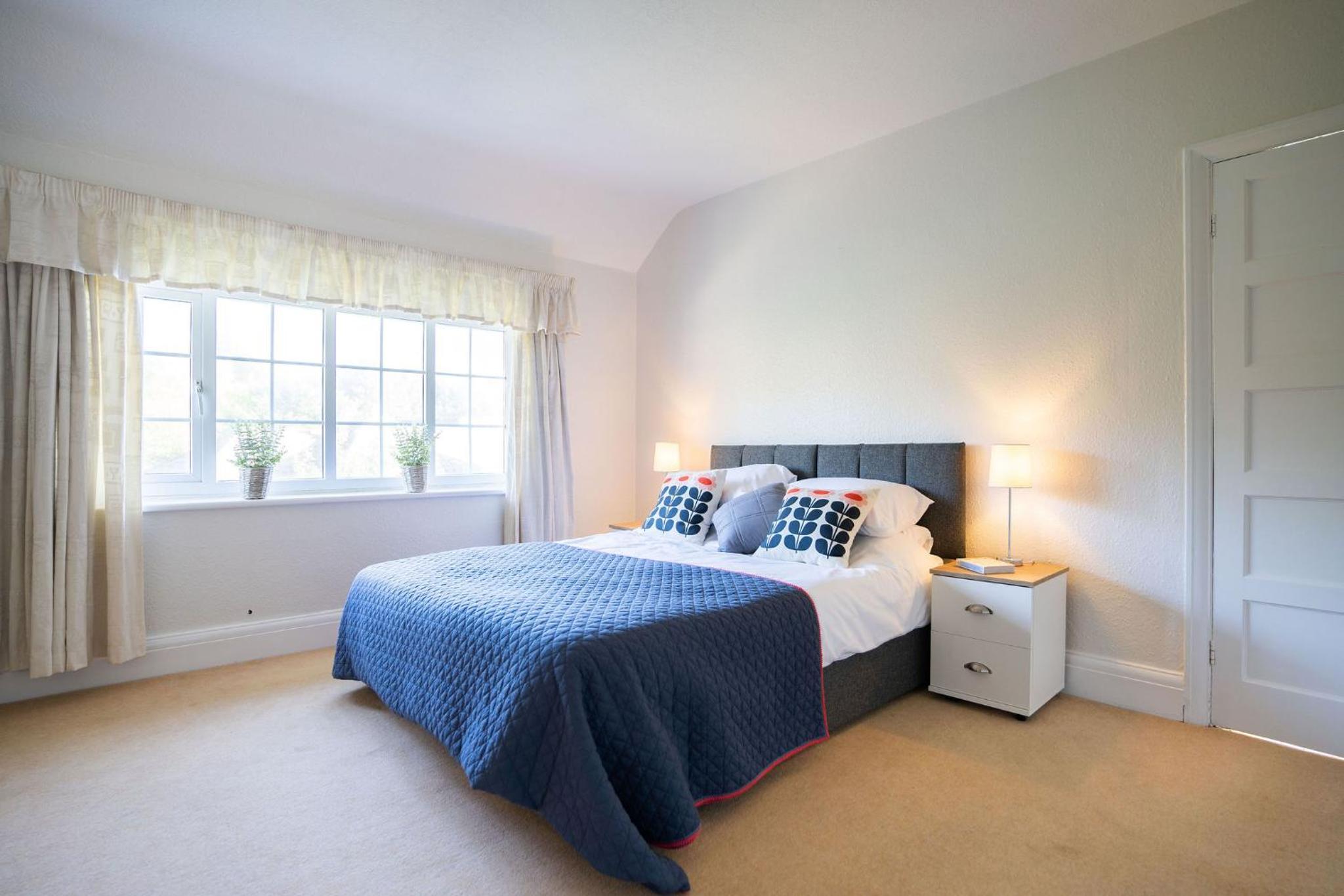 Beautiful detached home in quaint village setting view 3