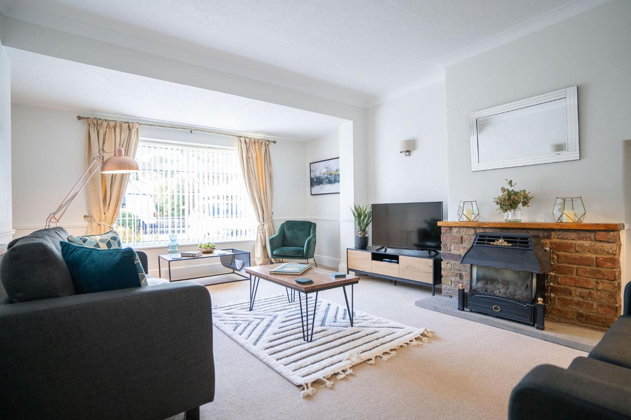 Beautiful detached home in quaint village setting view 2