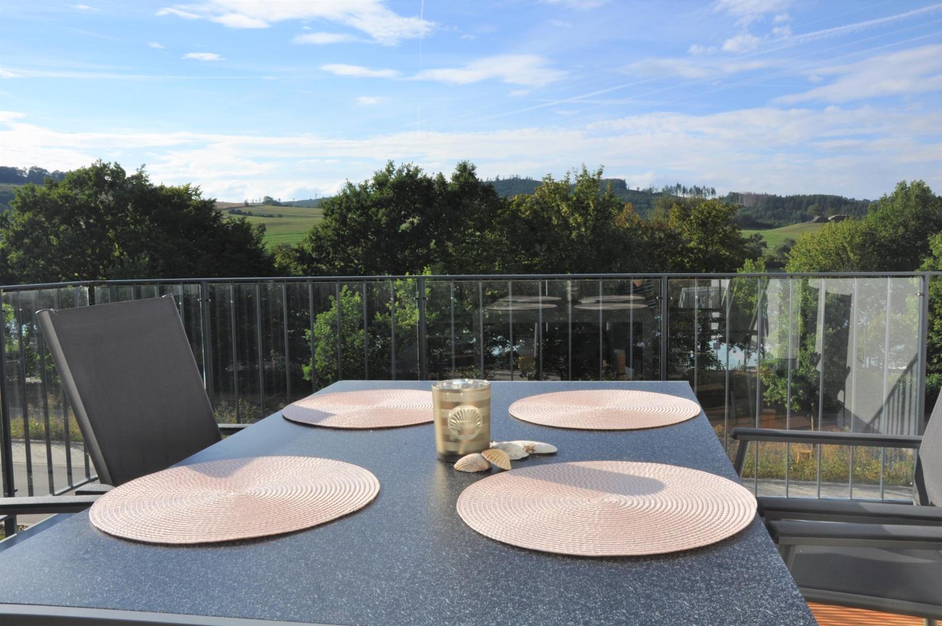 Ferienhaus direkt am Diemelsee-Heringhausen-Willingen-Toplage-Sauna-3 Schlafzimmer-2 Terrassen-109 qm-incl Wäsche