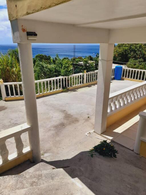 Air Conditioned House With Ocean And Garden View