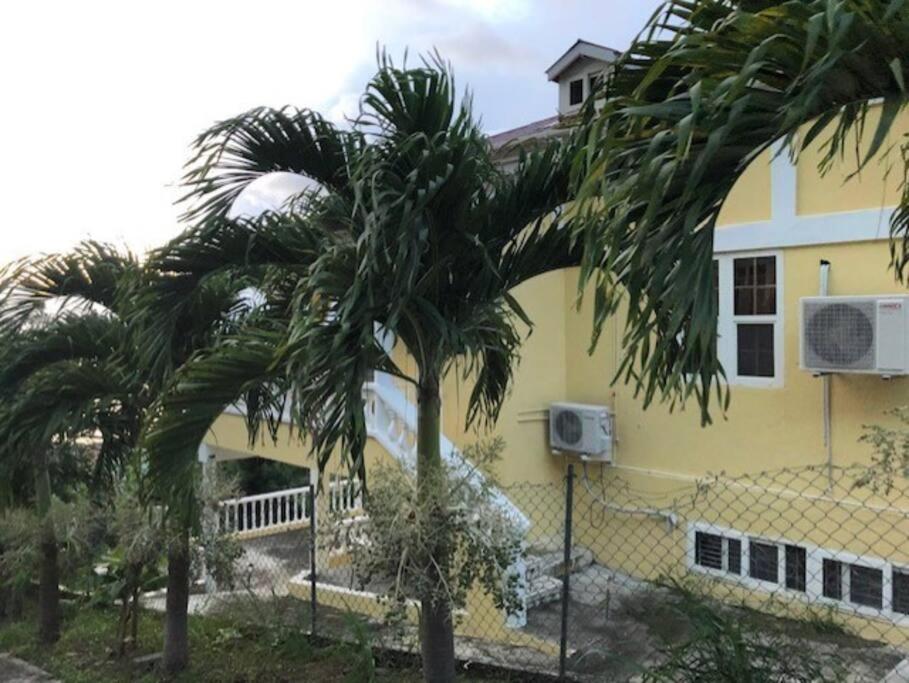 Air Conditioned House With Ocean And Garden View