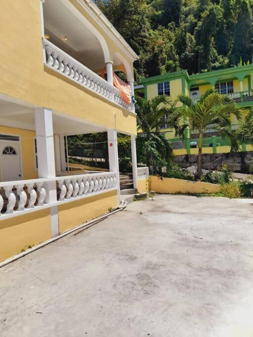 Air Conditioned House With Ocean And Garden View
