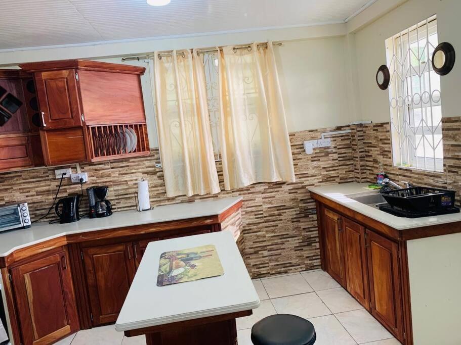 Air Conditioned House With Ocean And Garden View