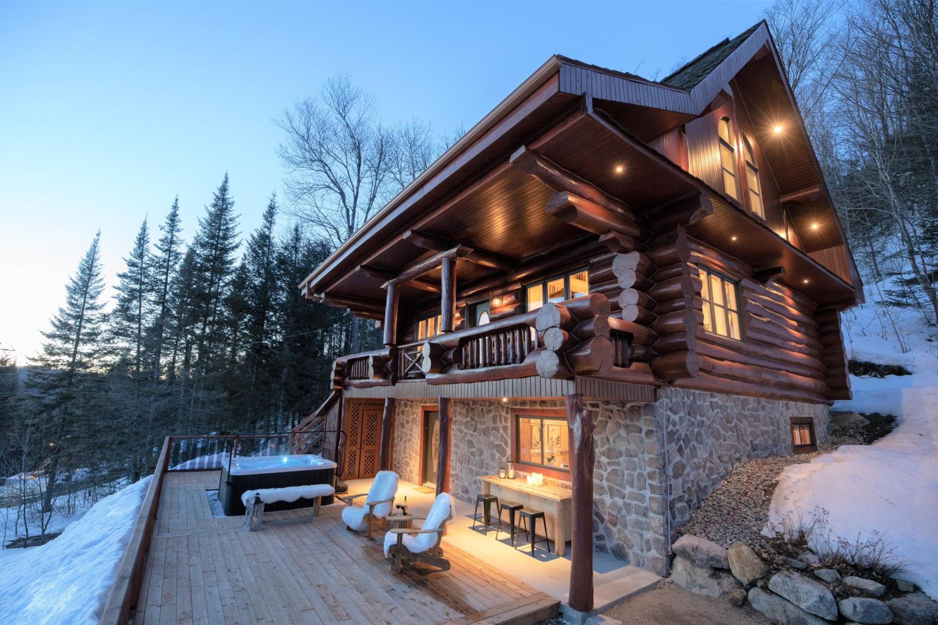 Hotel Breathtaking Log House With Hottub - Winter Fun In Tremblant