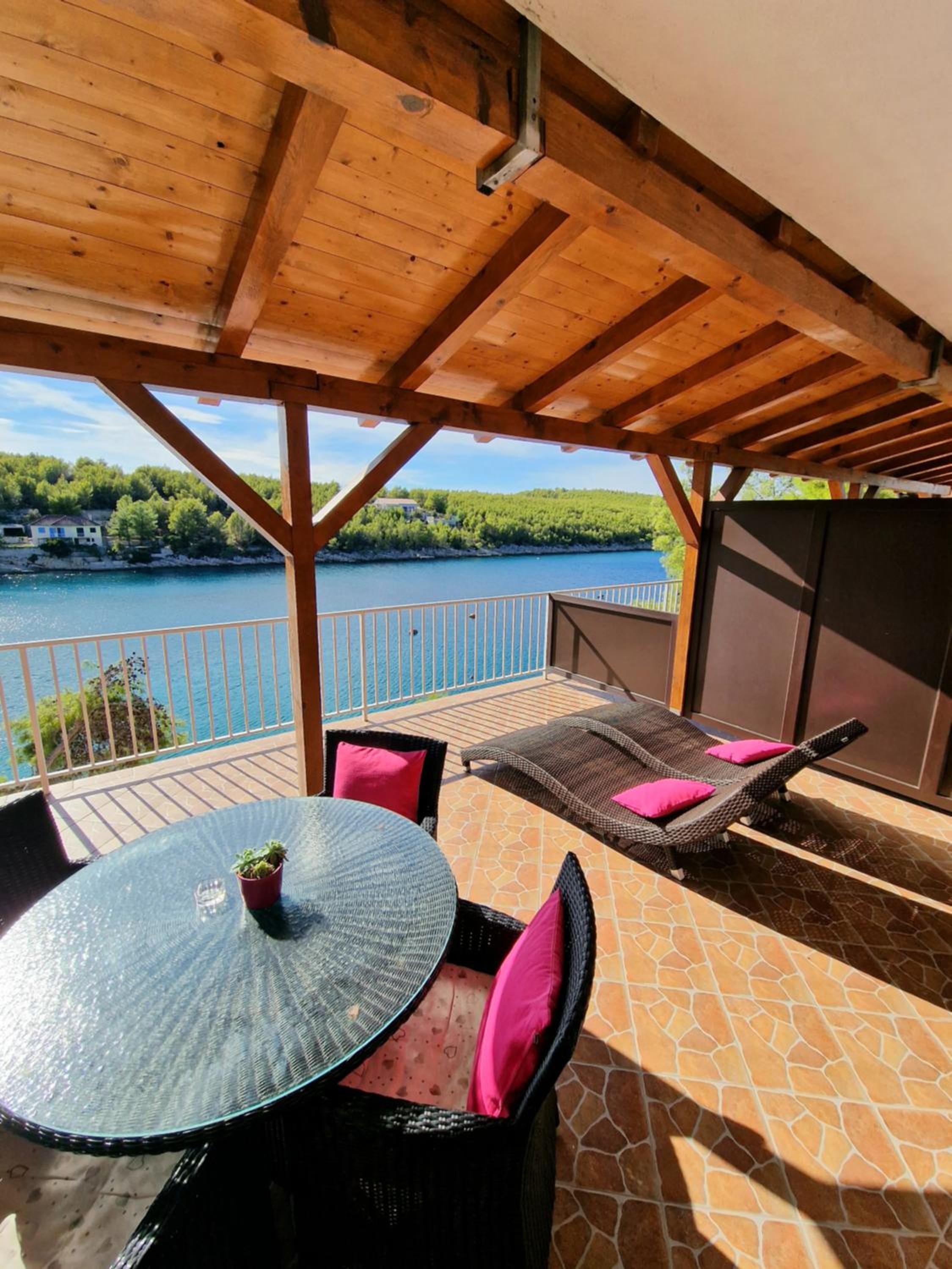 Villa Jagodna en Hvar — balance & terrace
