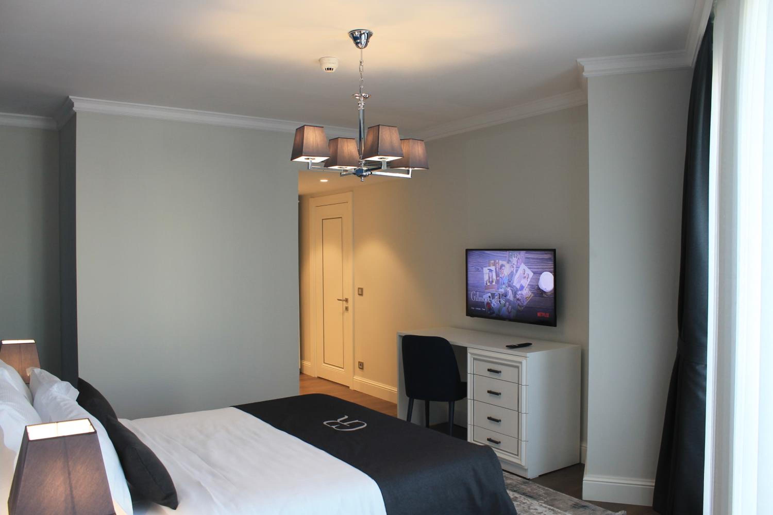 Garlon Residence - Image 29