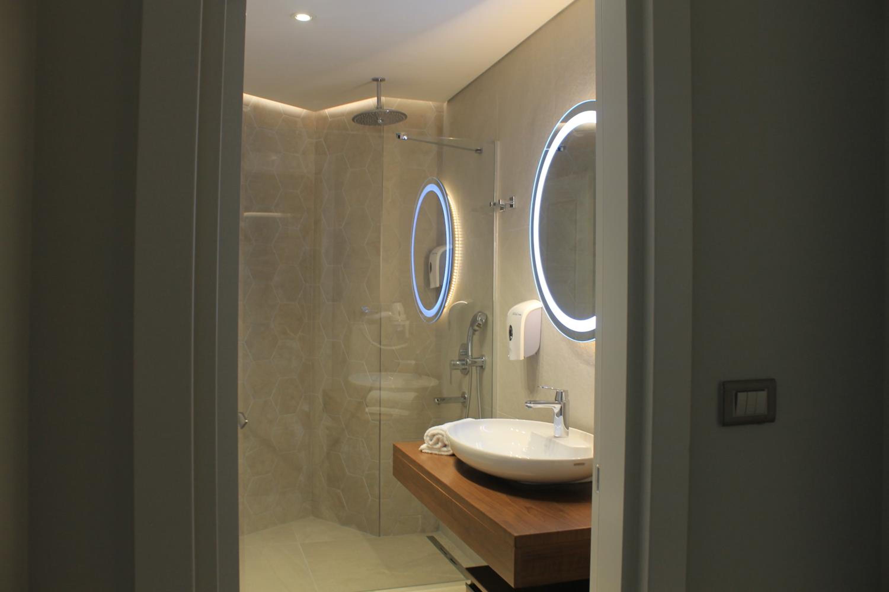 Garlon Residence - Image 31