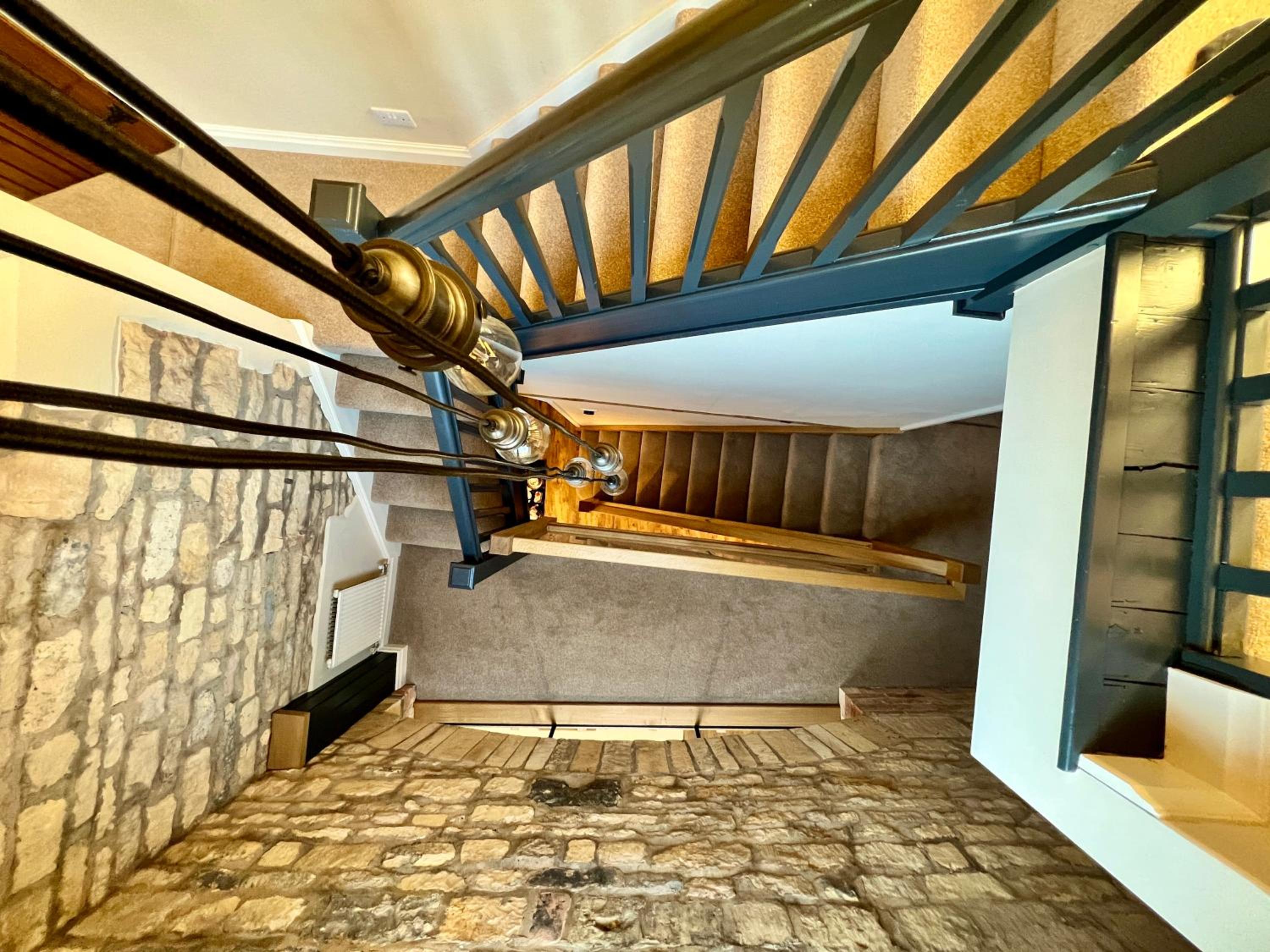 Grooms Lodge, Chipping Campden - Taswell Retreats view 2