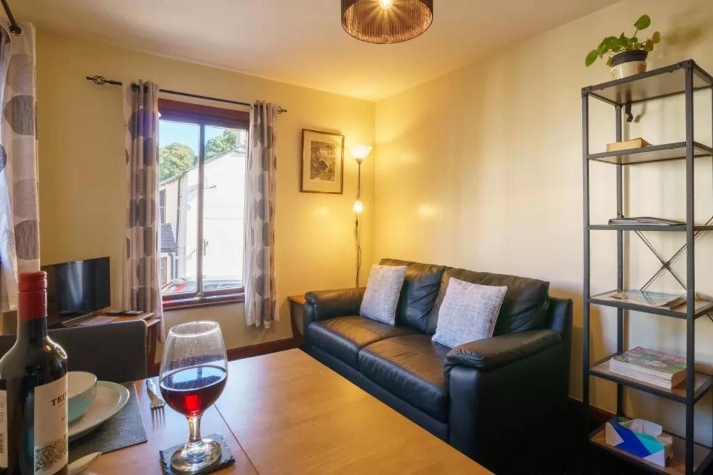 Ground Floor Apartment Twin King bed option Free off street parking view 4