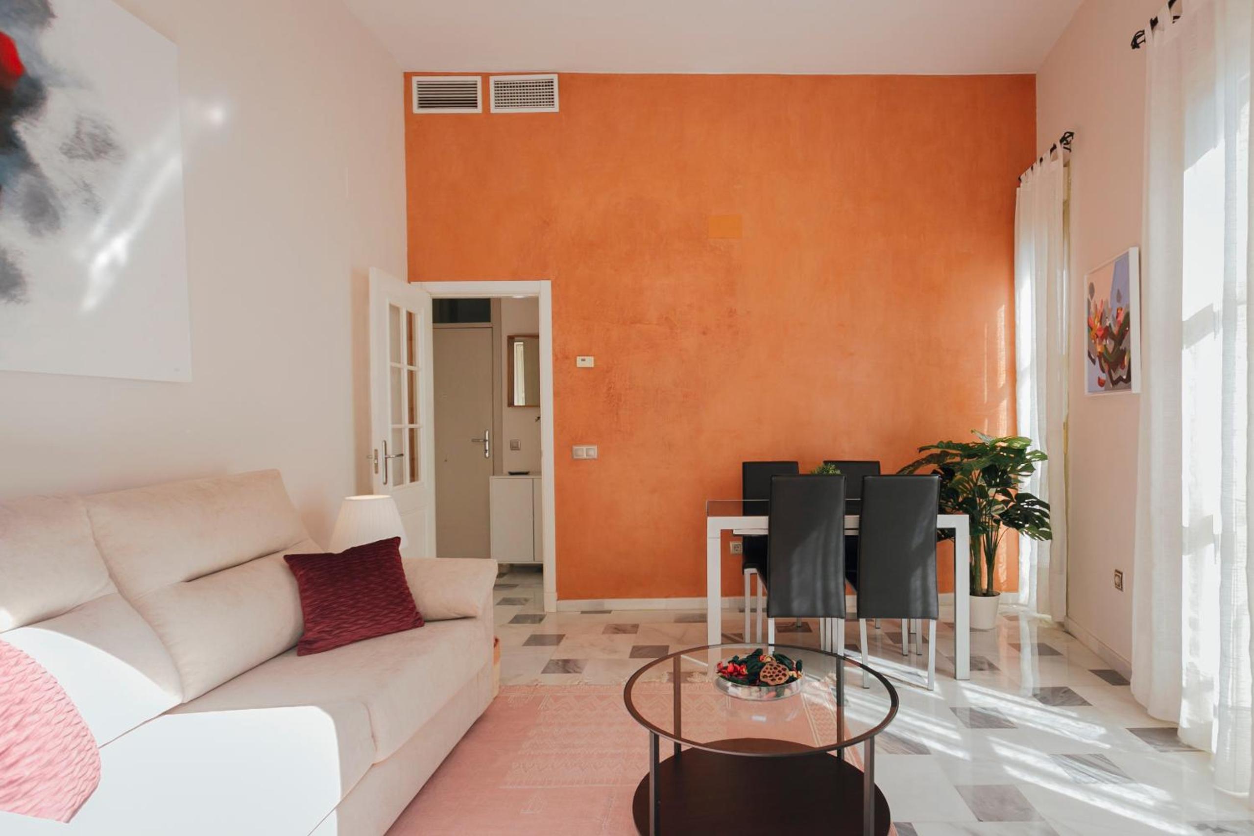 Beautiful apartment with balcony - Center-1BD1BTH