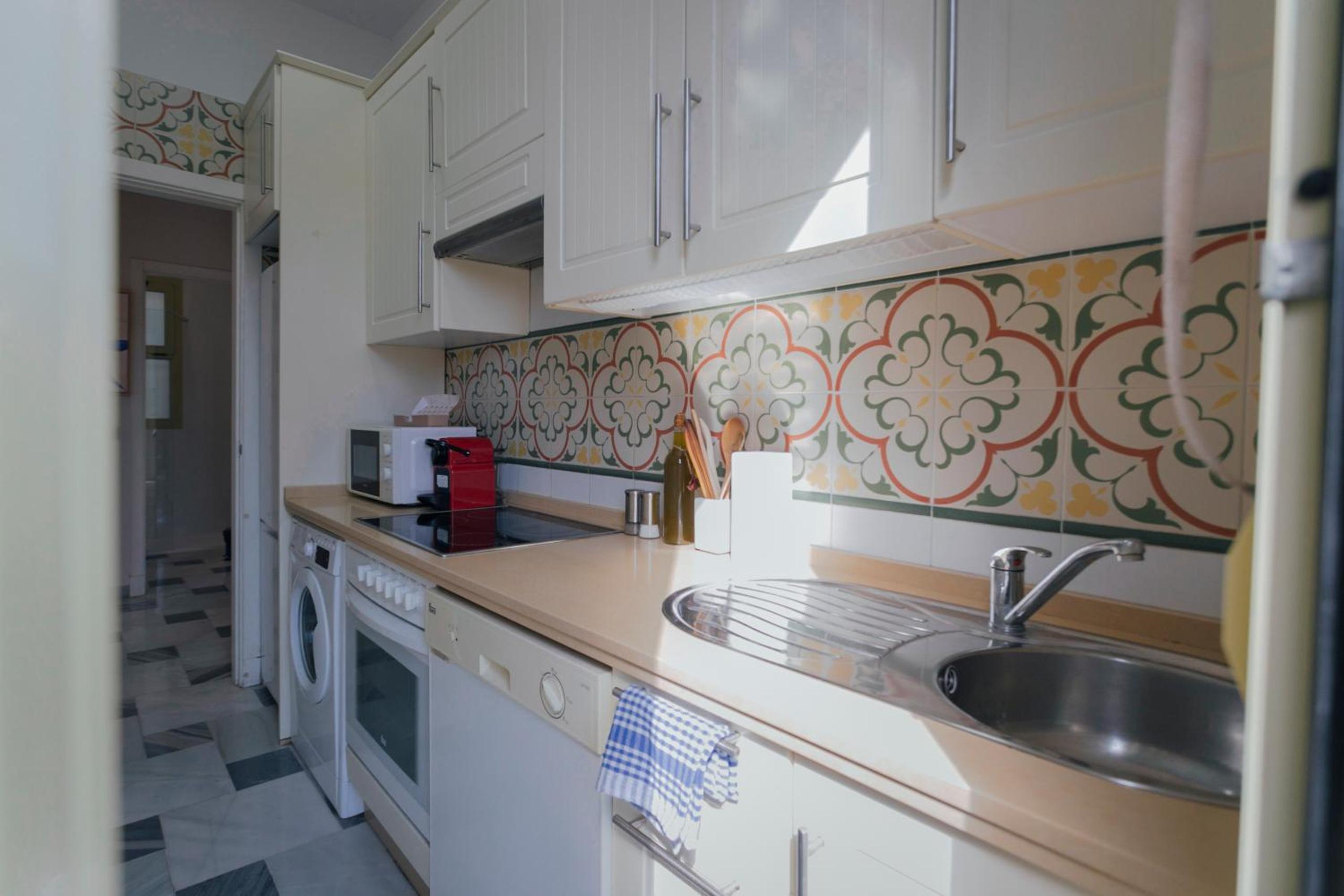 Beautiful apartment with balcony - Center-1BD1BTH