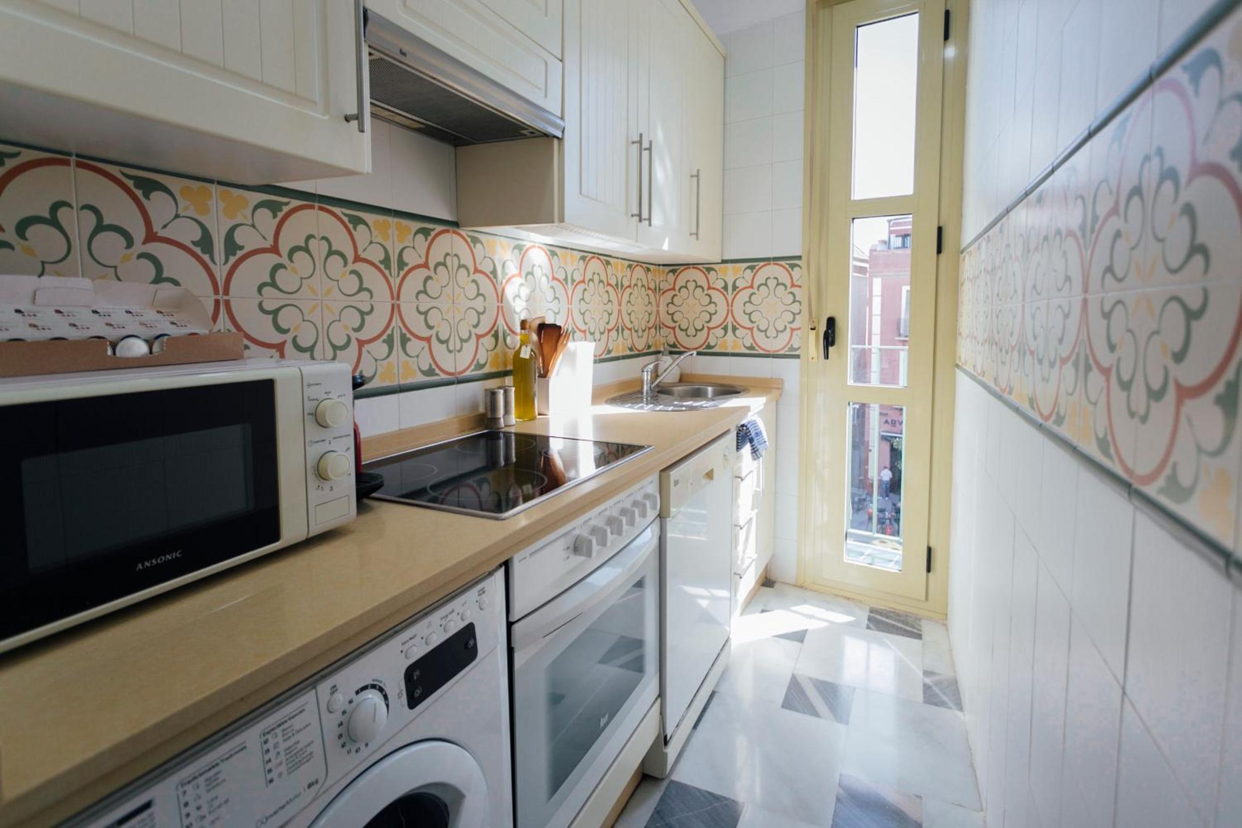 Beautiful apartment with balcony - Center-1BD1BTH
