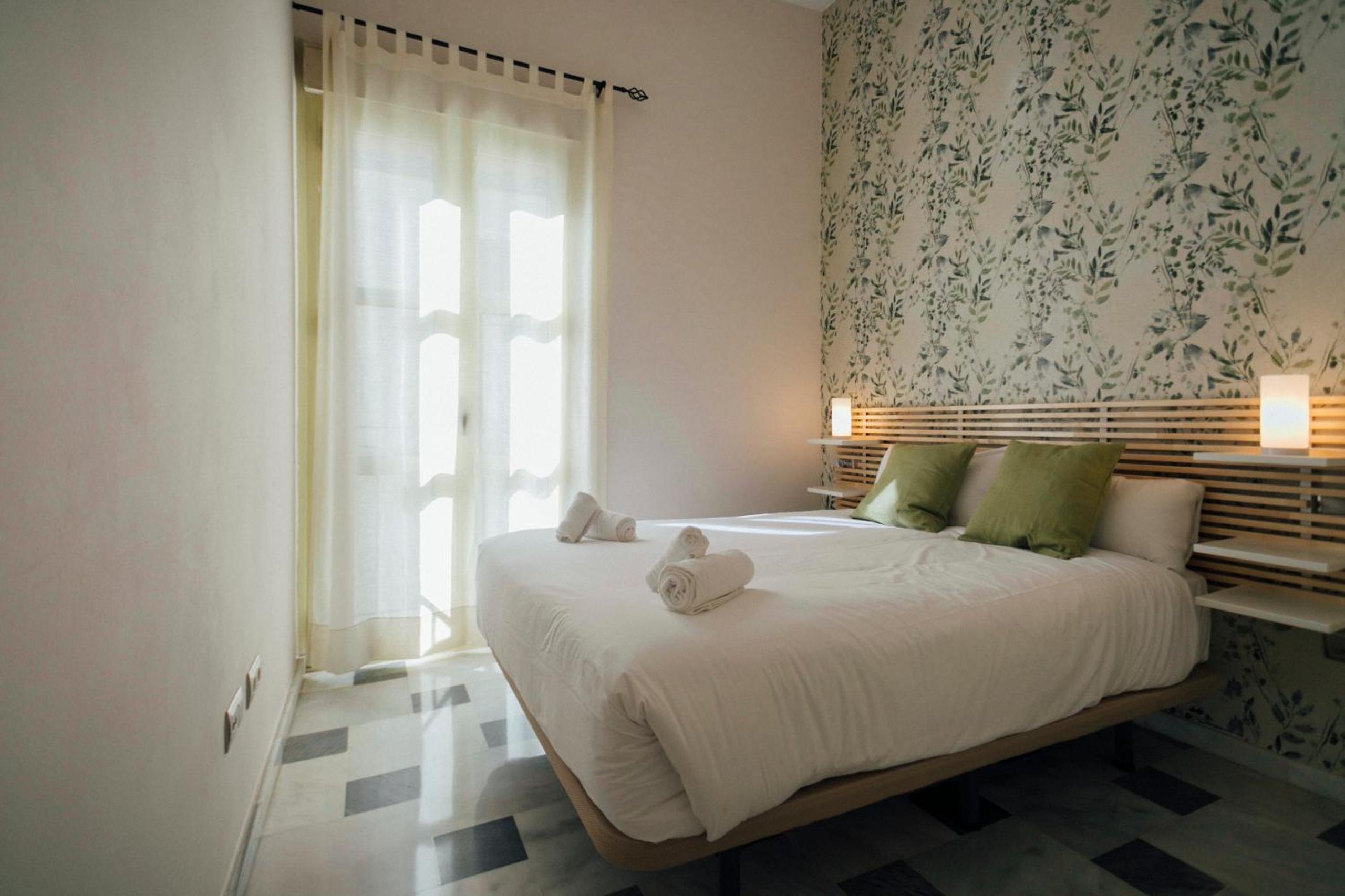 Beautiful apartment with balcony - Center-1BD1BTH