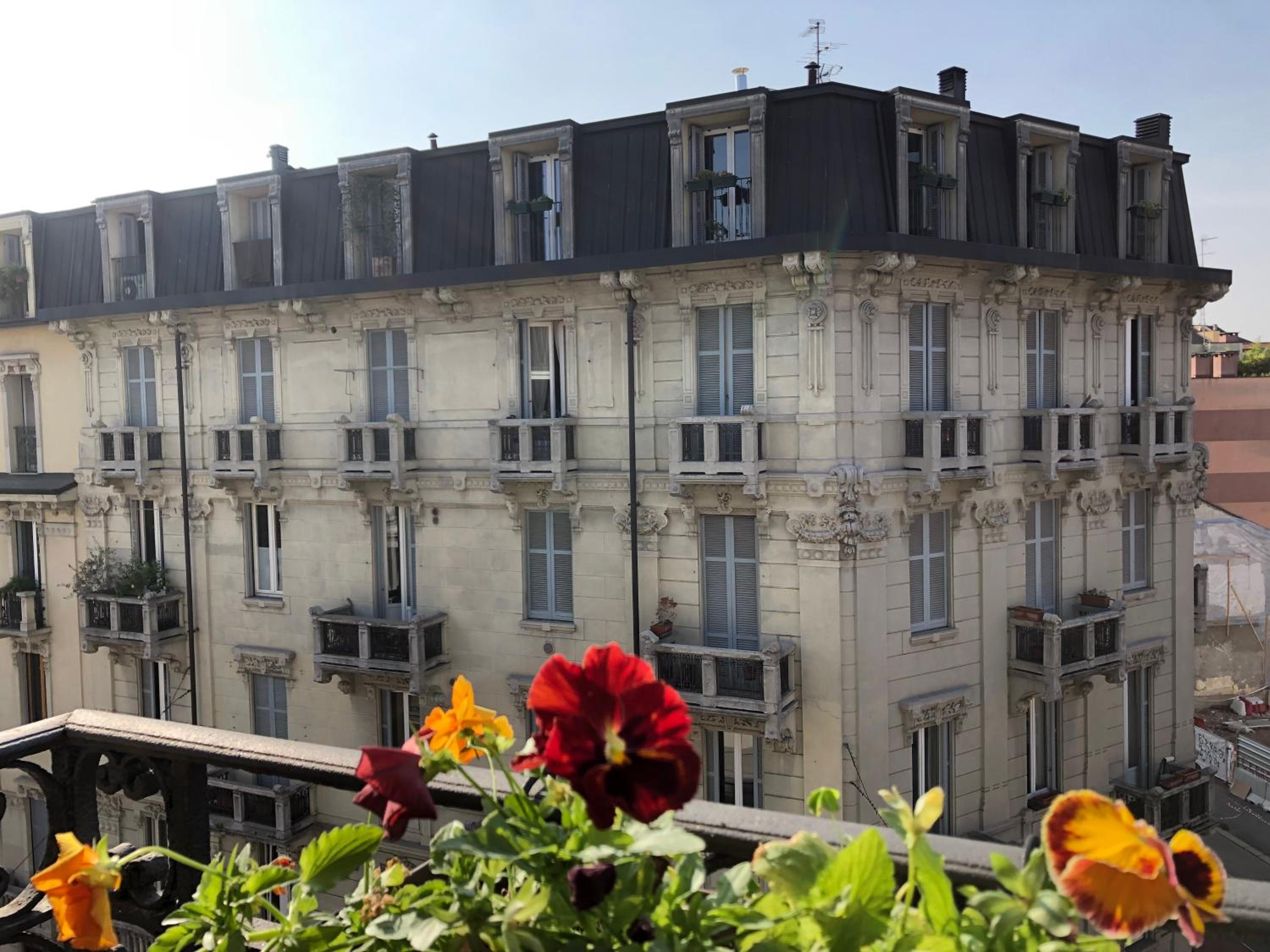 Easy Isola, for an easy stay