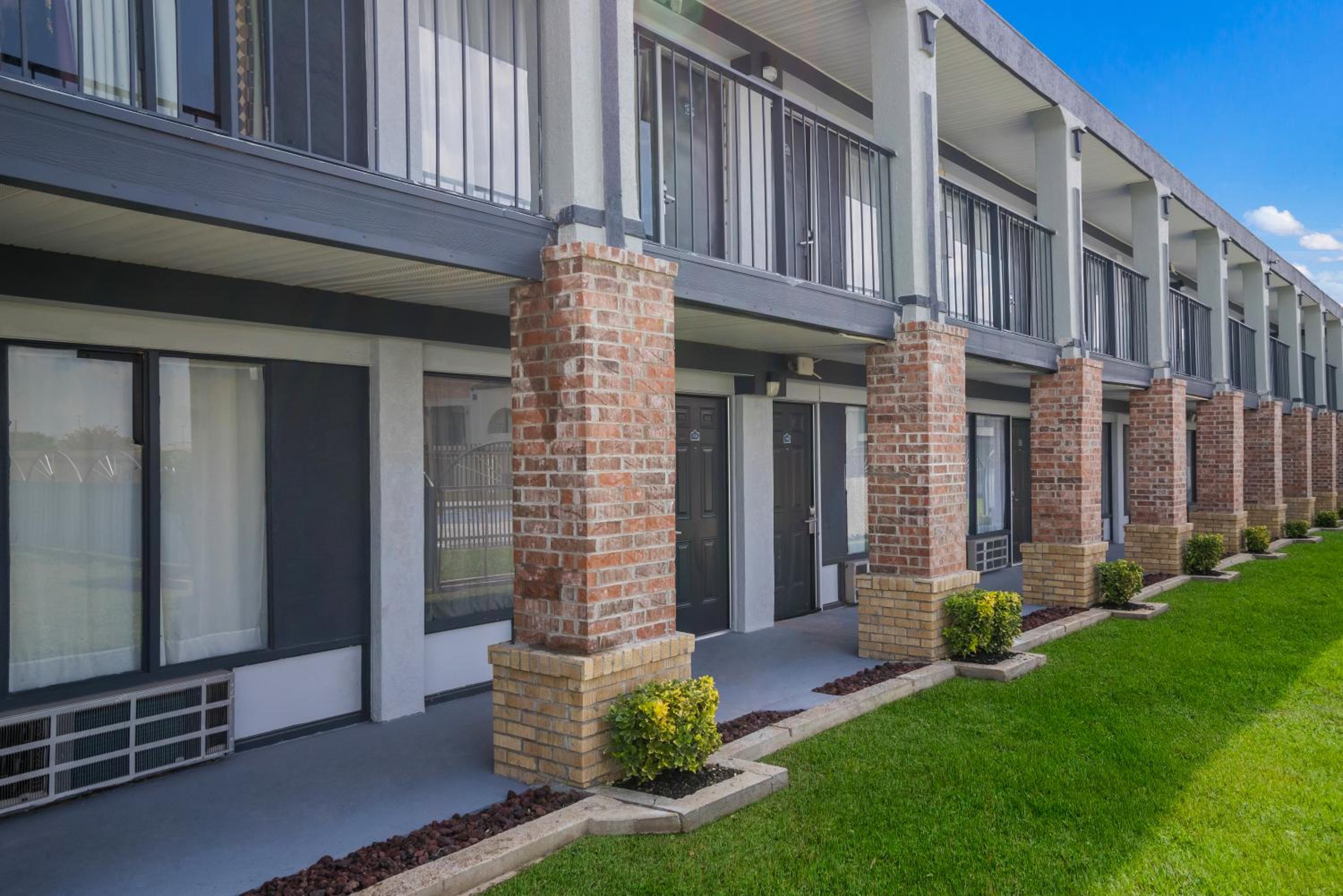 Blytheville Vacations - Americas Best Value Inn and Suites Blytheville - Property Image 2