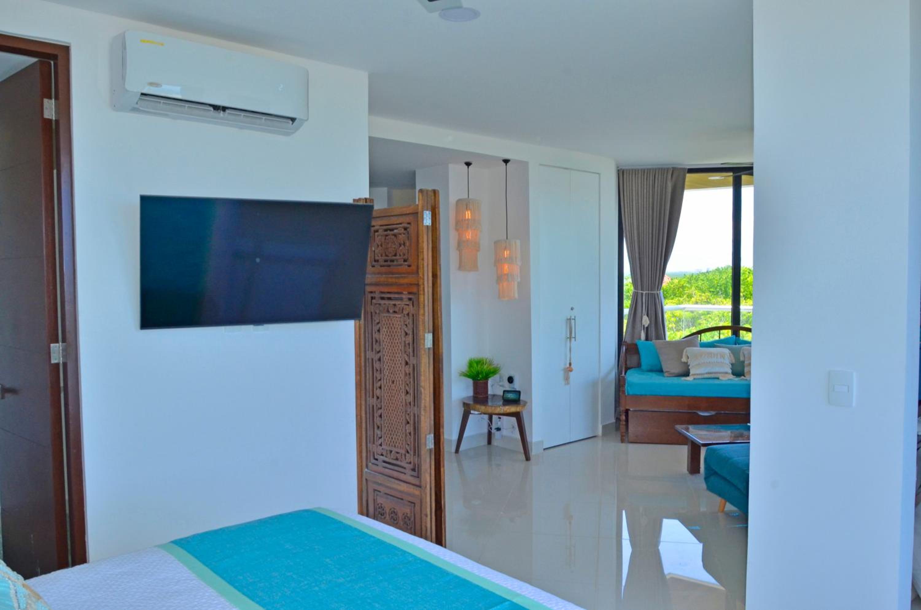 TAKH Sea View Apartment