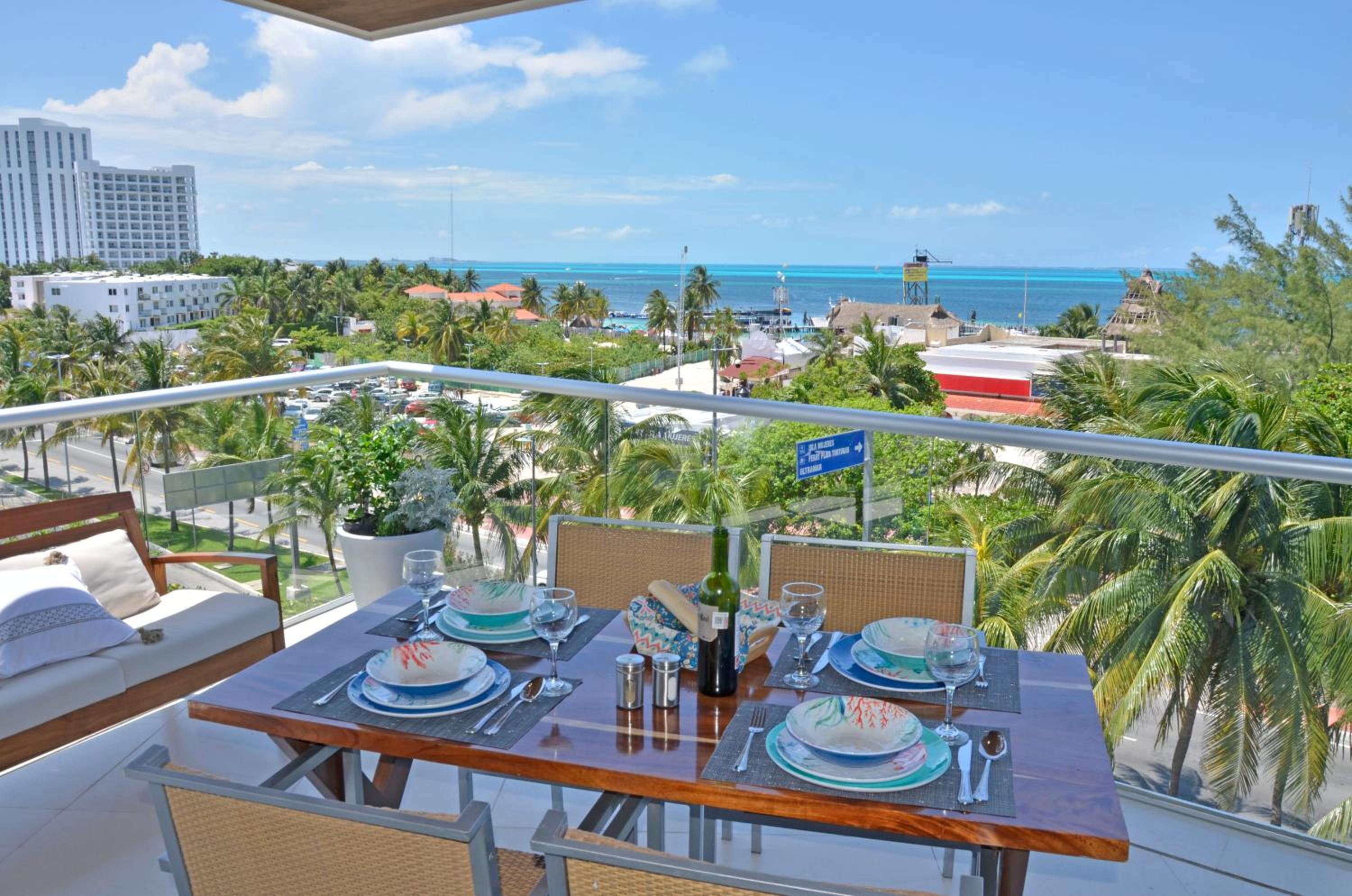 TAKH Sea View Apartment