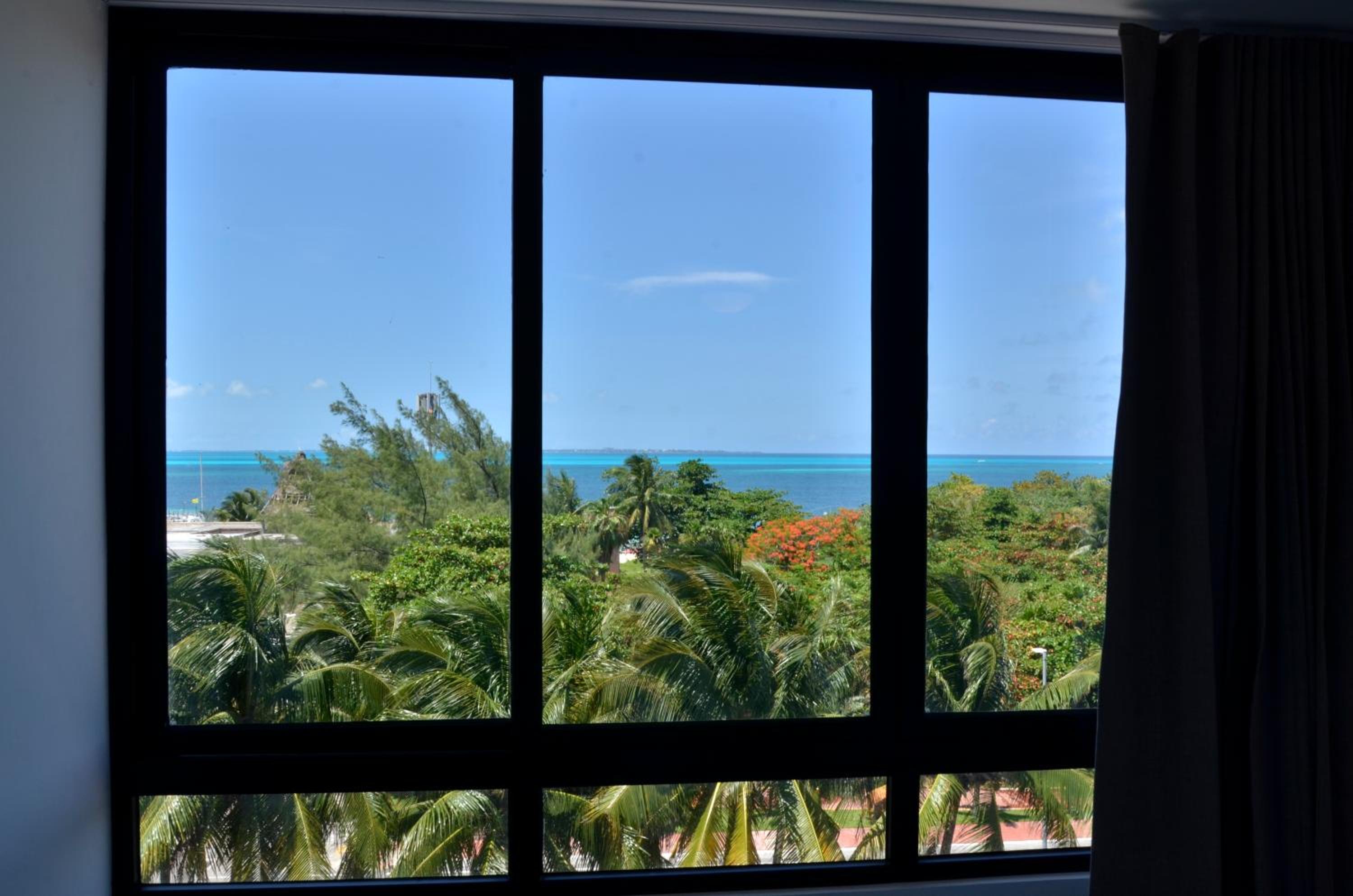 TAKH Sea View Apartment