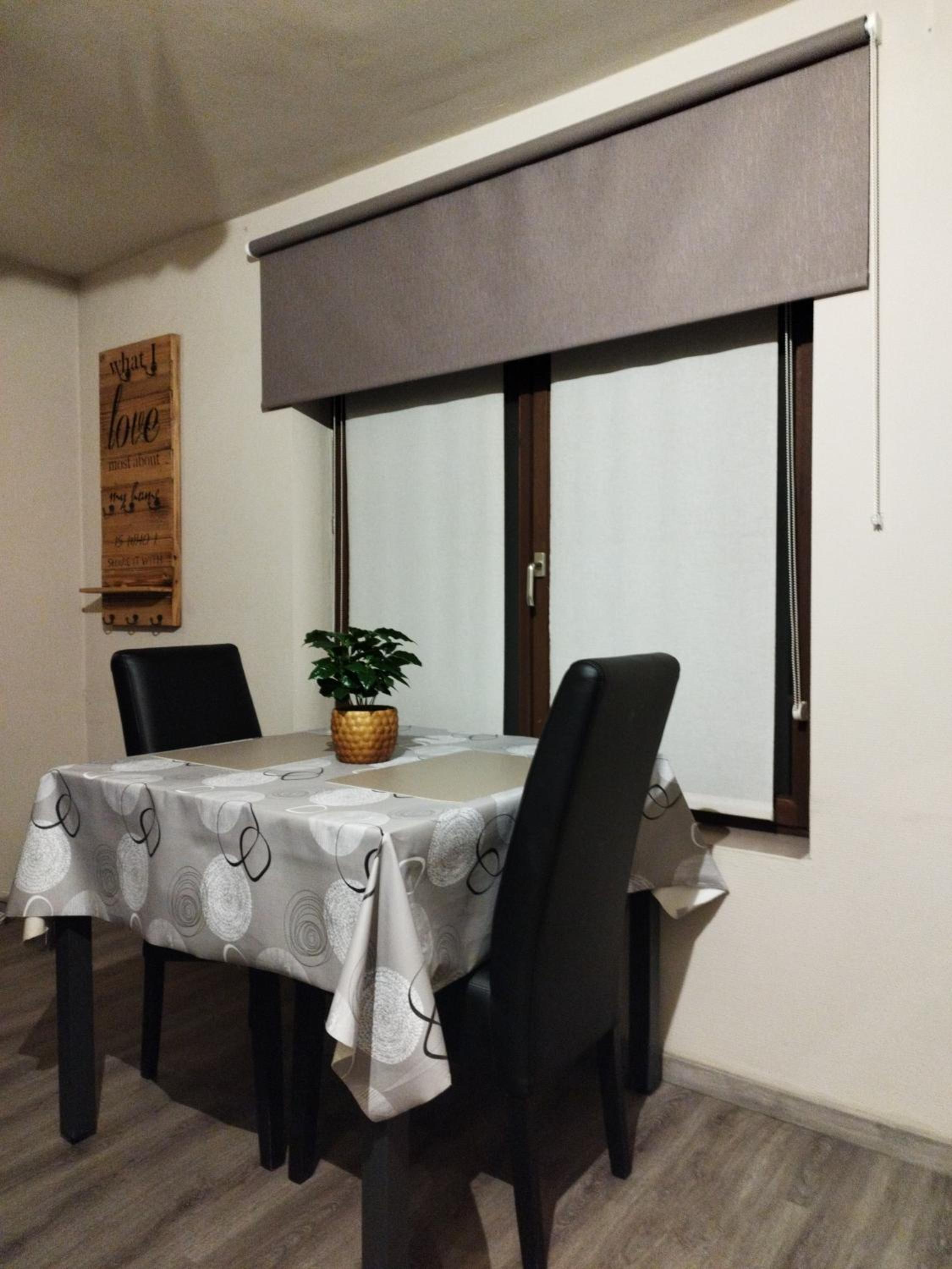 Qiomi's room