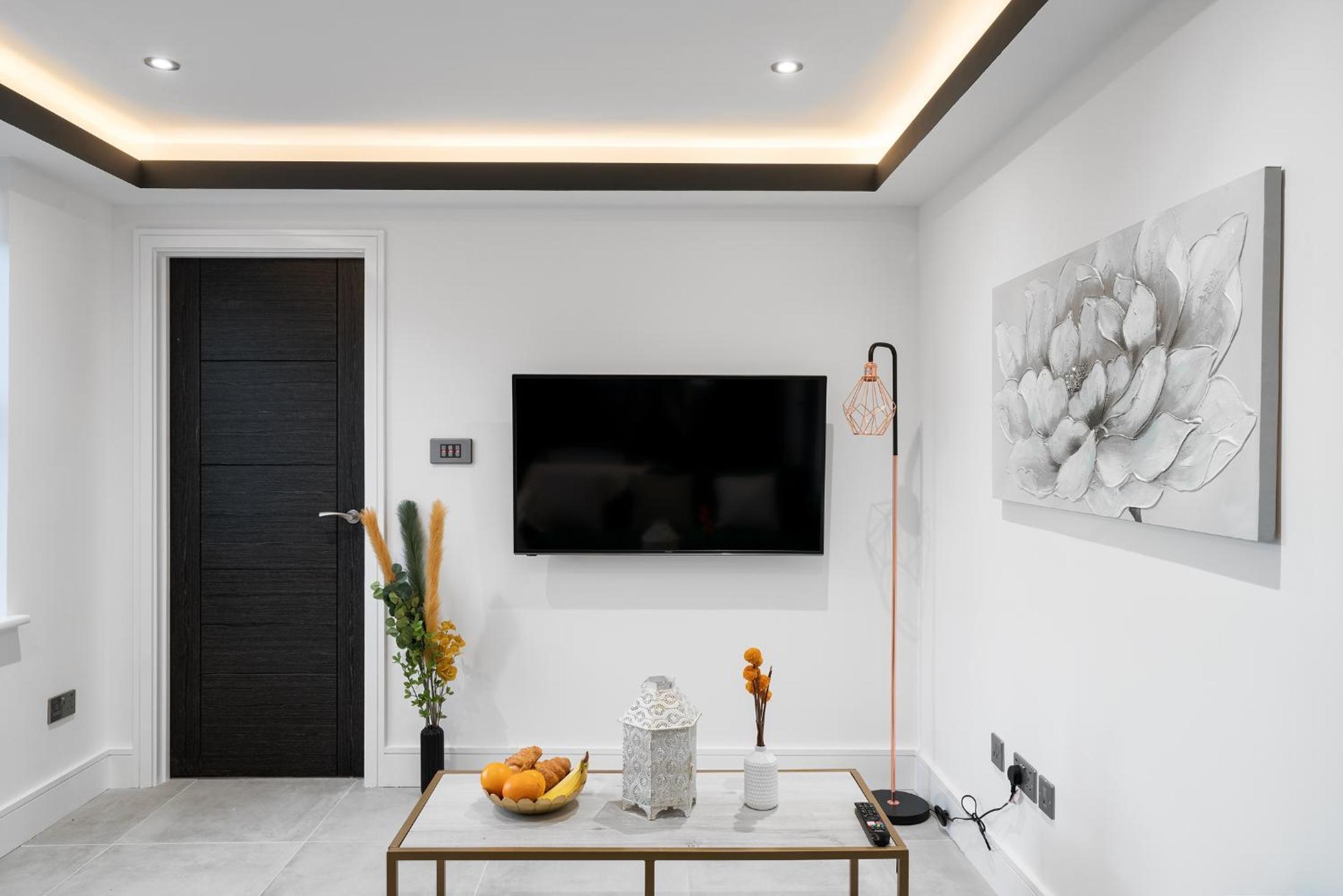 Aryas Apartments Newbury