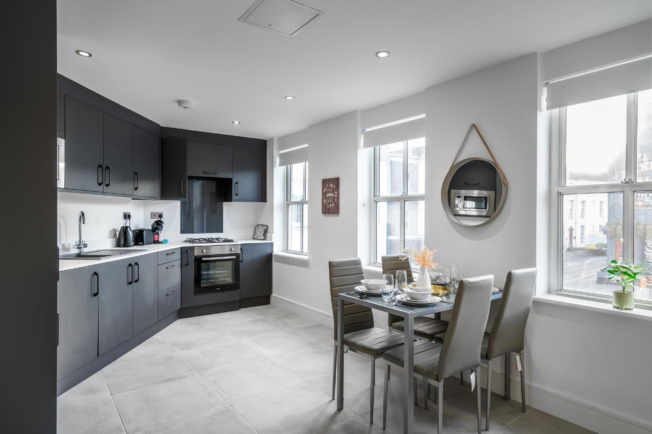 Aryas Apartments Newbury
