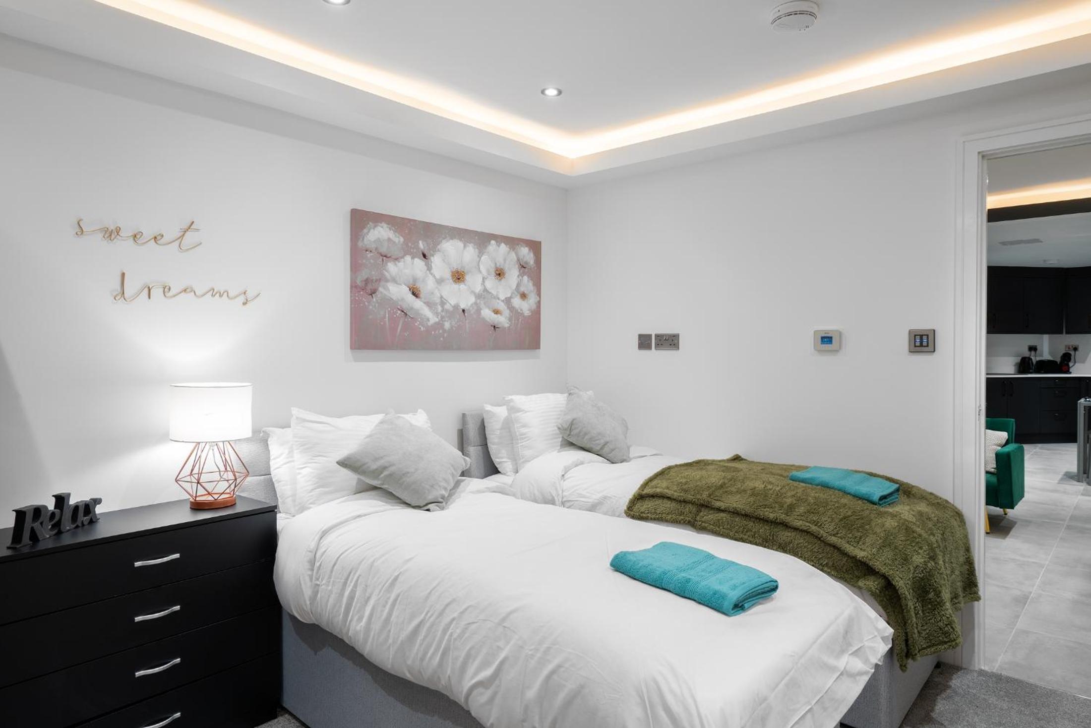 Aryas Apartments Newbury