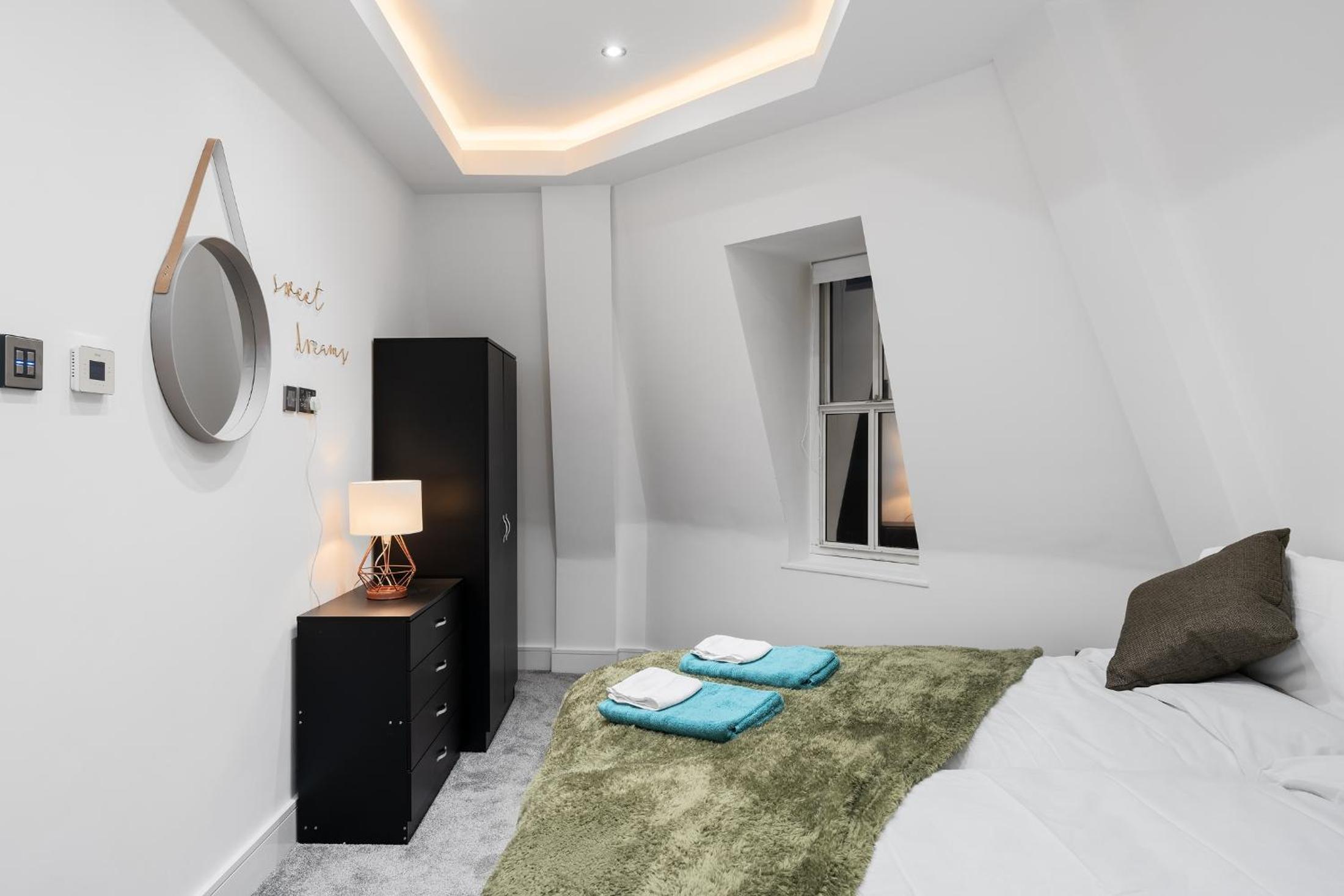 Aryas Apartments Newbury