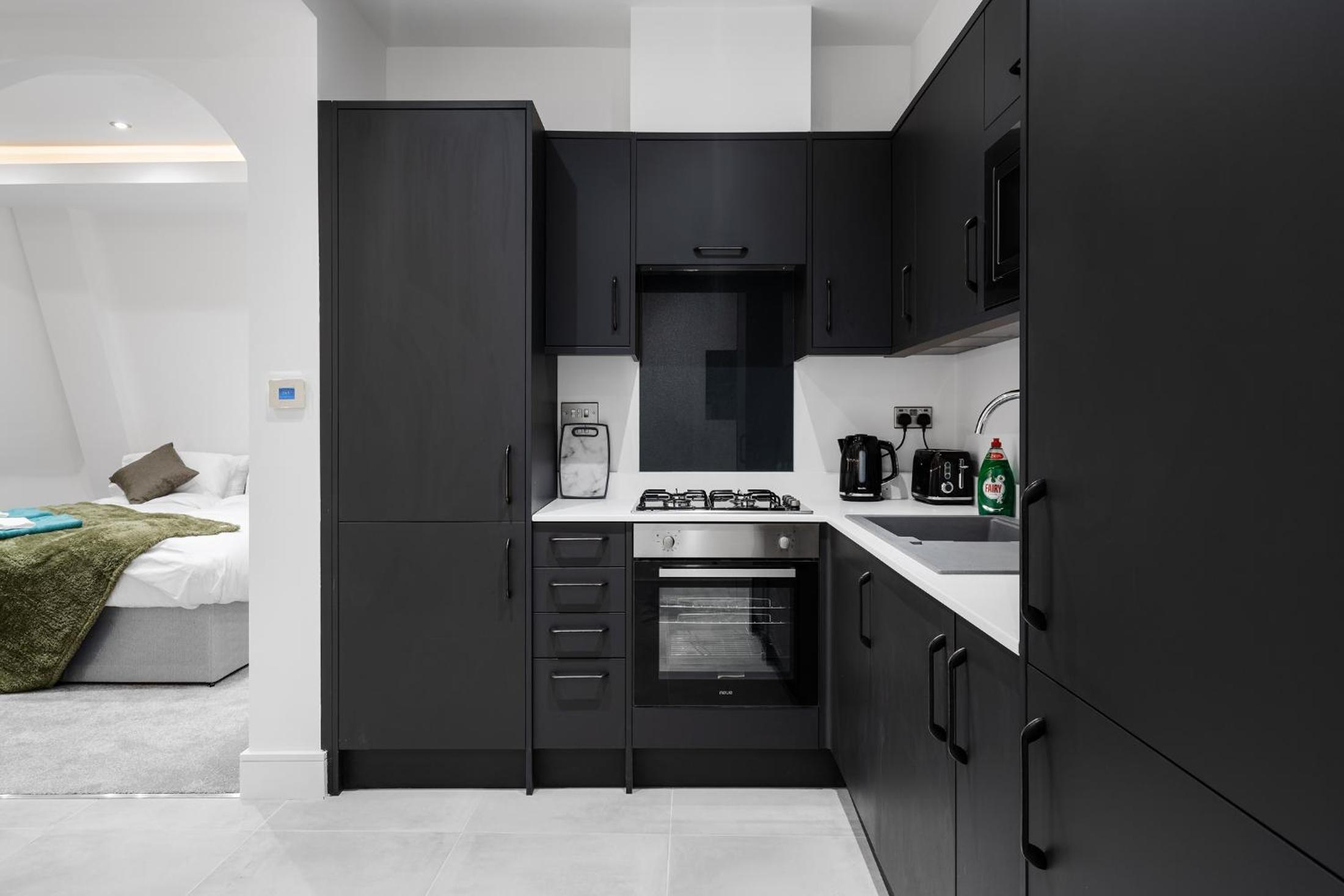 Aryas Apartments Newbury