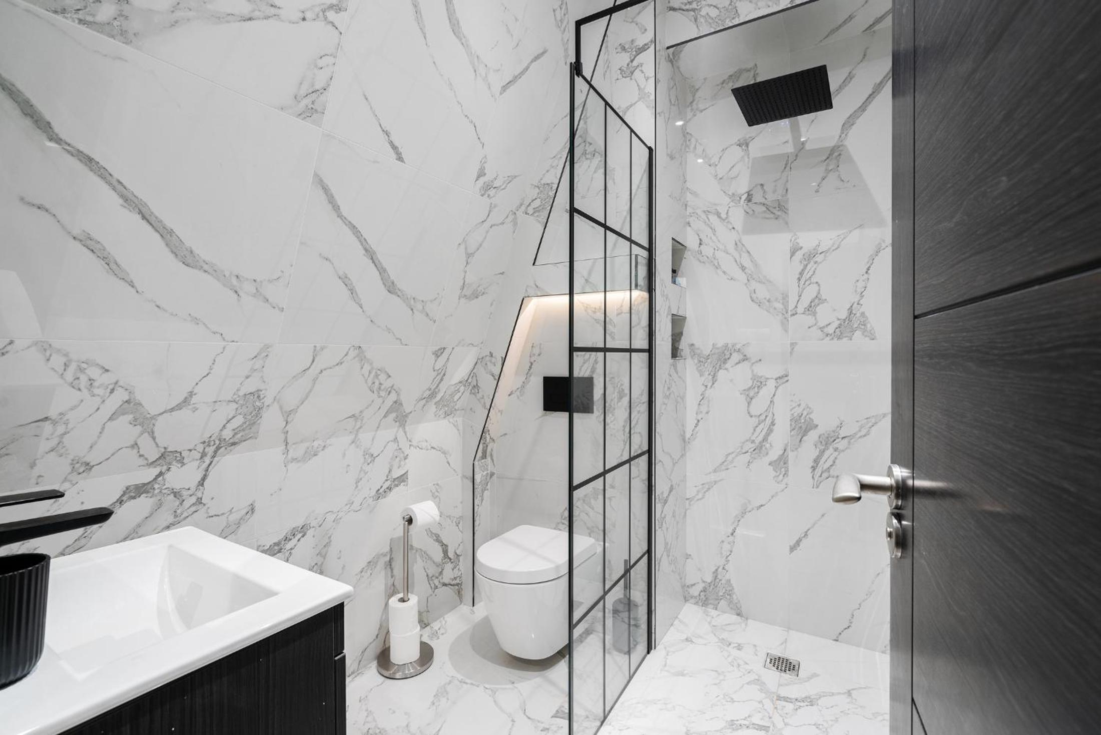 Aryas Apartments Newbury