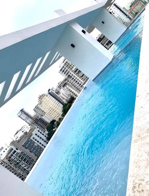 1BR Luxury apartment Pool, gym, rooftop Santo Domingo view 3