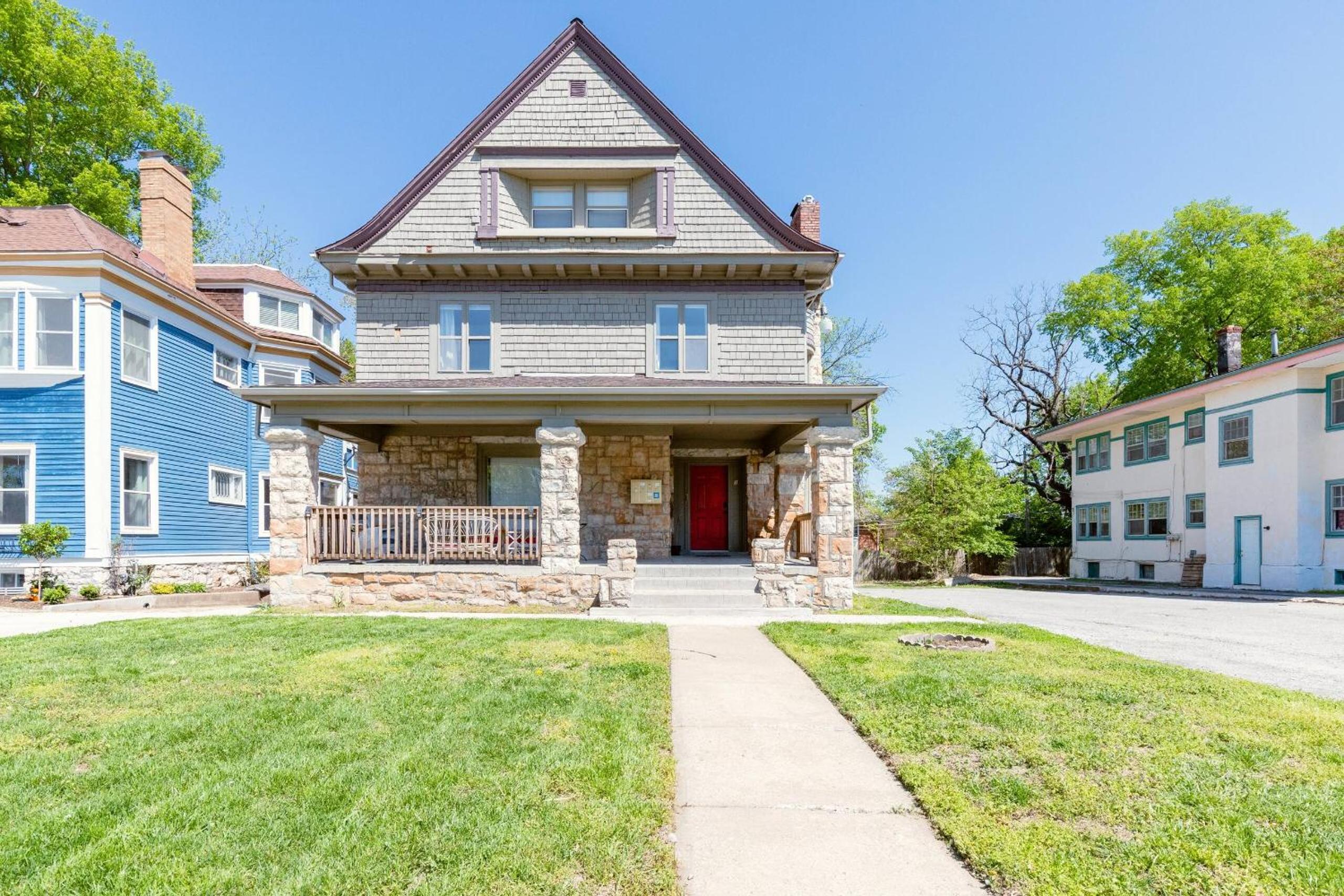 Boutique Apartment in 1905 Victorian Home - Plaza - Westport view 2