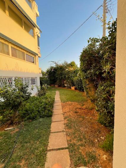 Beach Front Garden Studio in Voula - Athenian Riviera