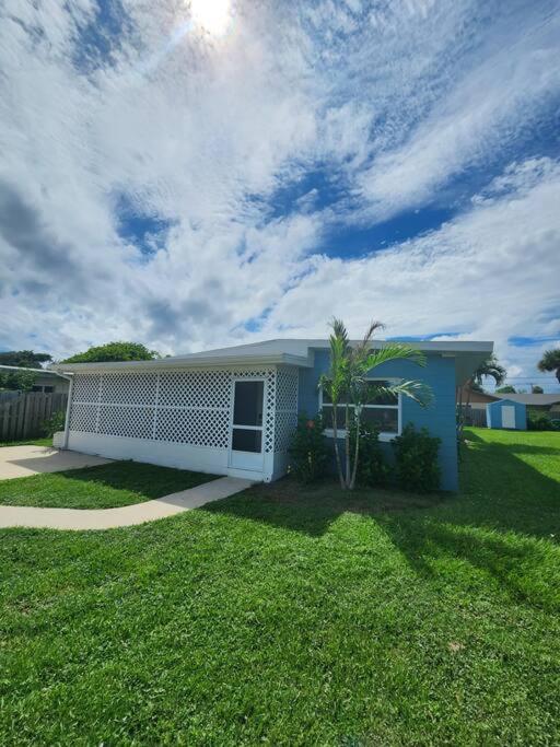 Bali Bungalow - Downtown Cocoa Beach view 3