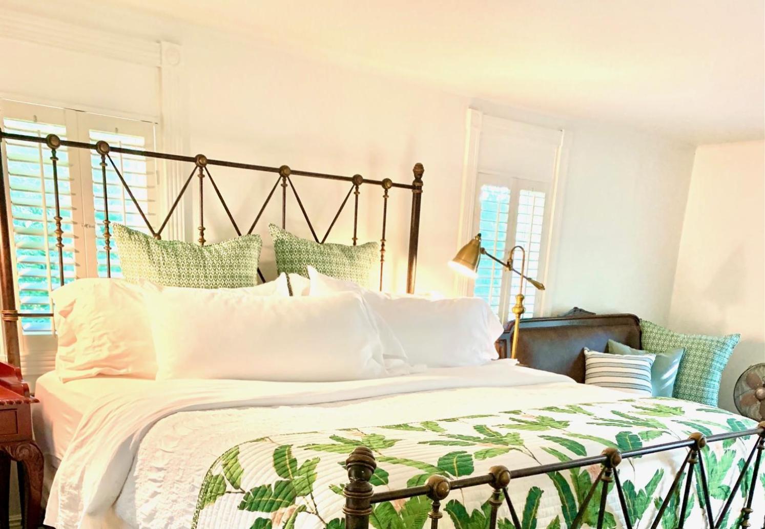 Plantation House Bed & Breakfast