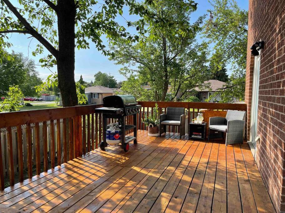 Chic Renovated 3BR Spacious Home Near Yonge St