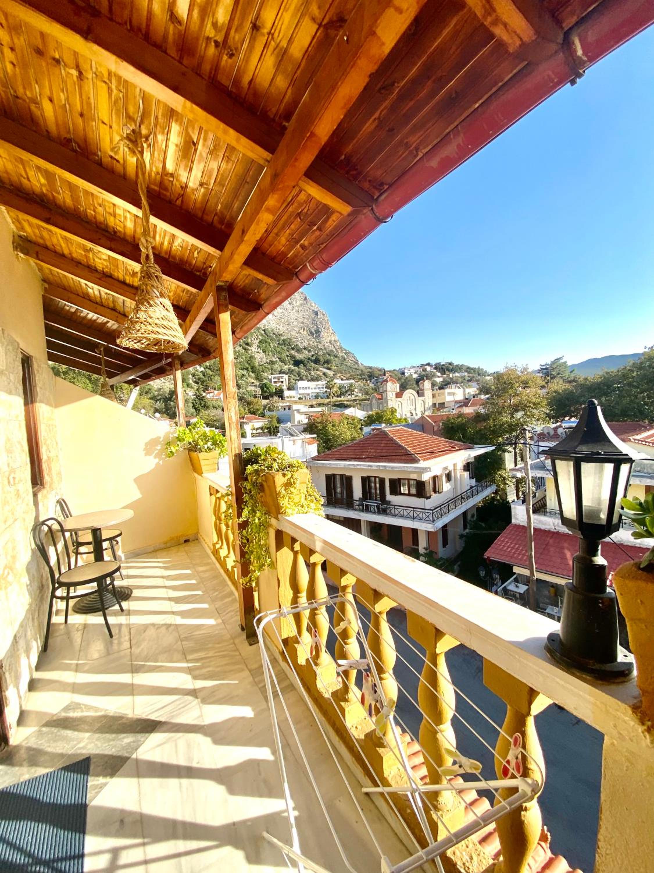 Costas Inn