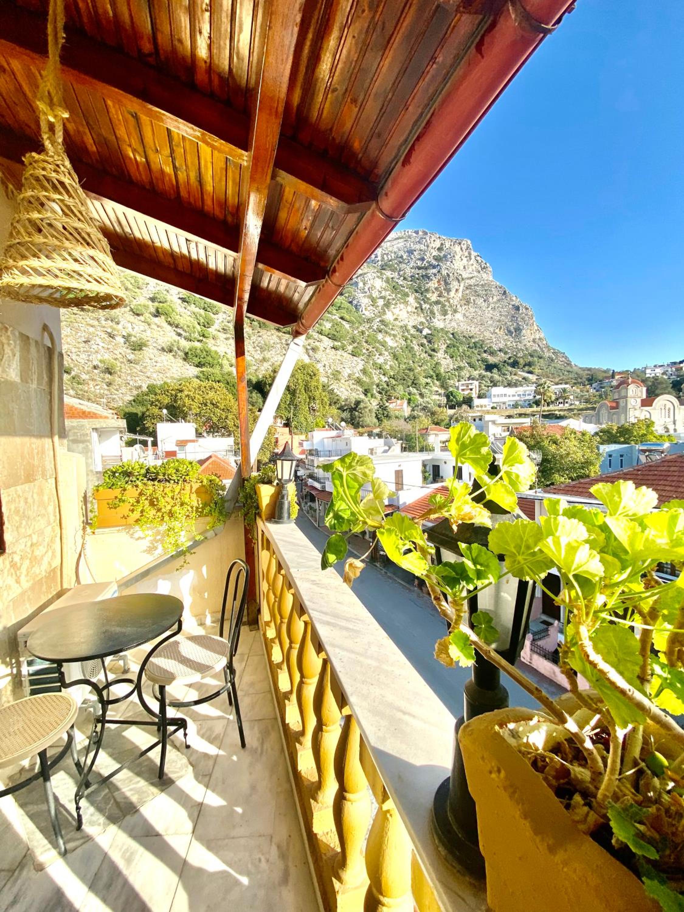 Costas Inn