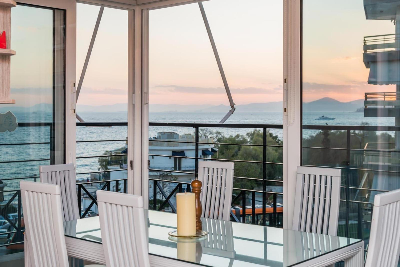 Flisvos Elite Seafront Luxury Apartment